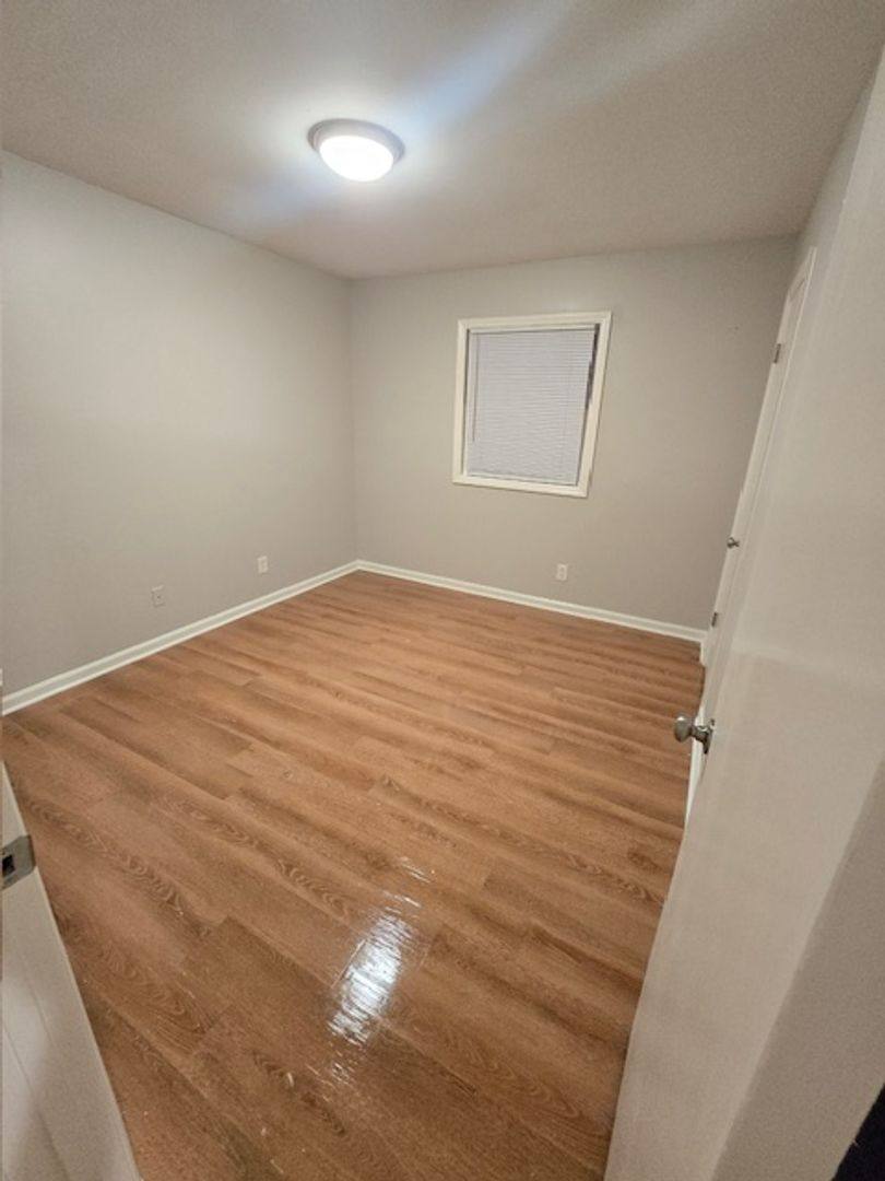 Apartment for rent at 400-426 Greenbriar Rd, Greensboro, NC 27405