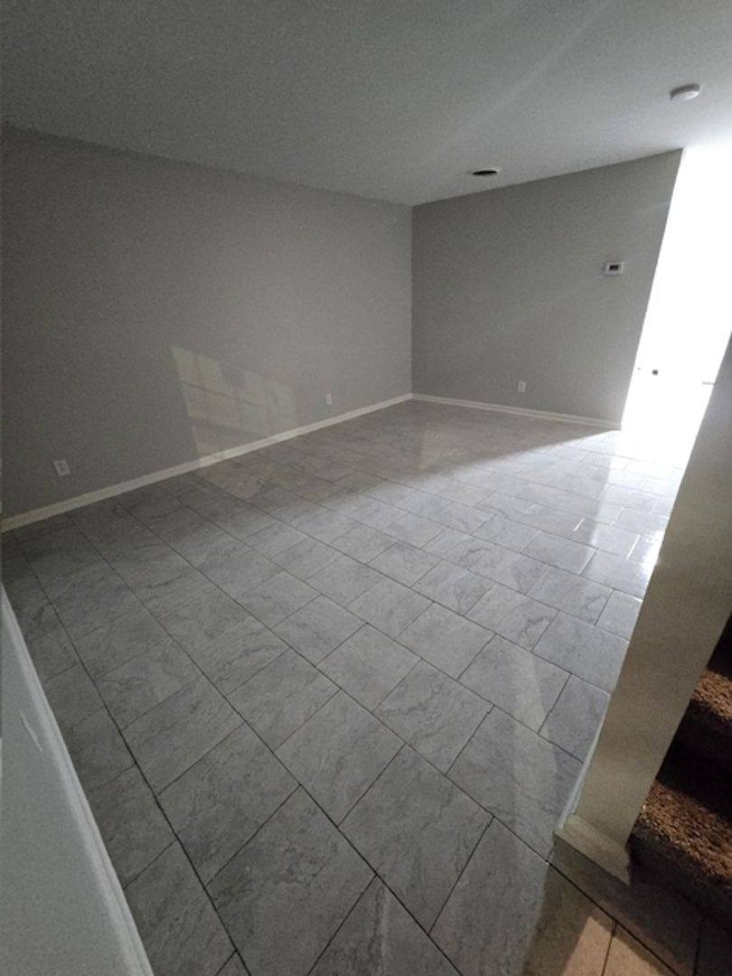 Apartment for rent at 400-426 Greenbriar Rd, Greensboro, NC 27405