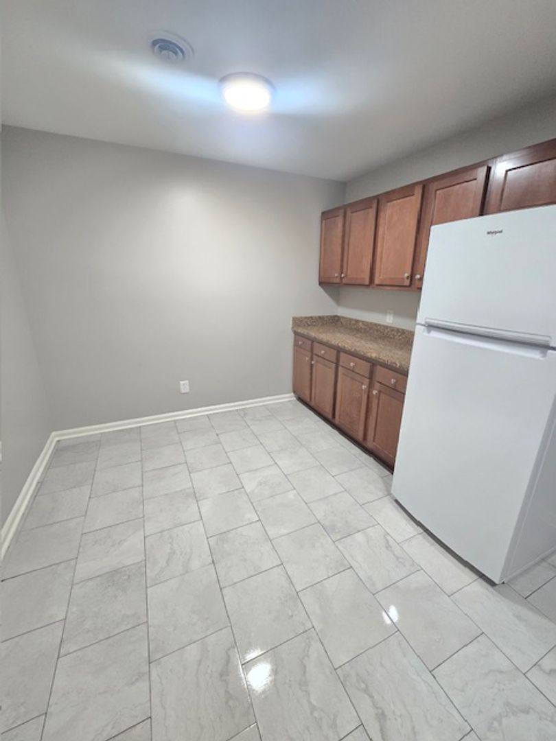 Apartment for rent at 400-426 Greenbriar Rd, Greensboro, NC 27405