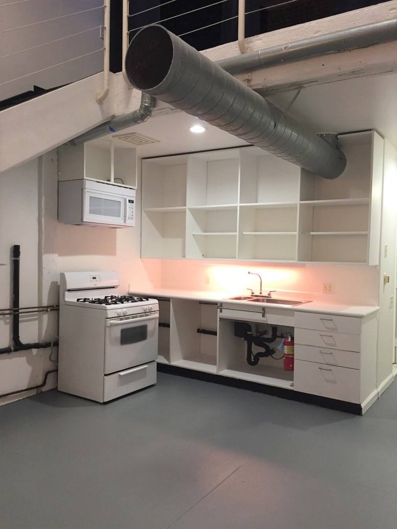 Apartment for rent at 946-950 Daisy Ave, Long Beach, CA 90813