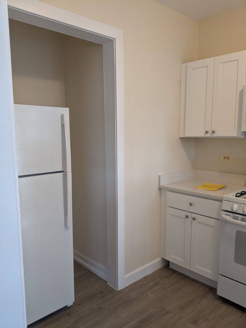 Apartment for rent at 2554-68 W Estes Ave, Chicago, IL 60645