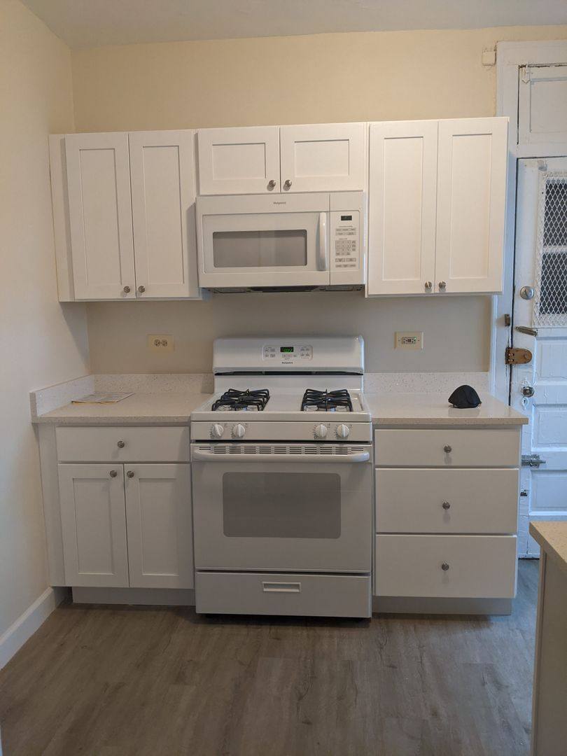 Apartment for rent at 2554-68 W Estes Ave, Chicago, IL 60645