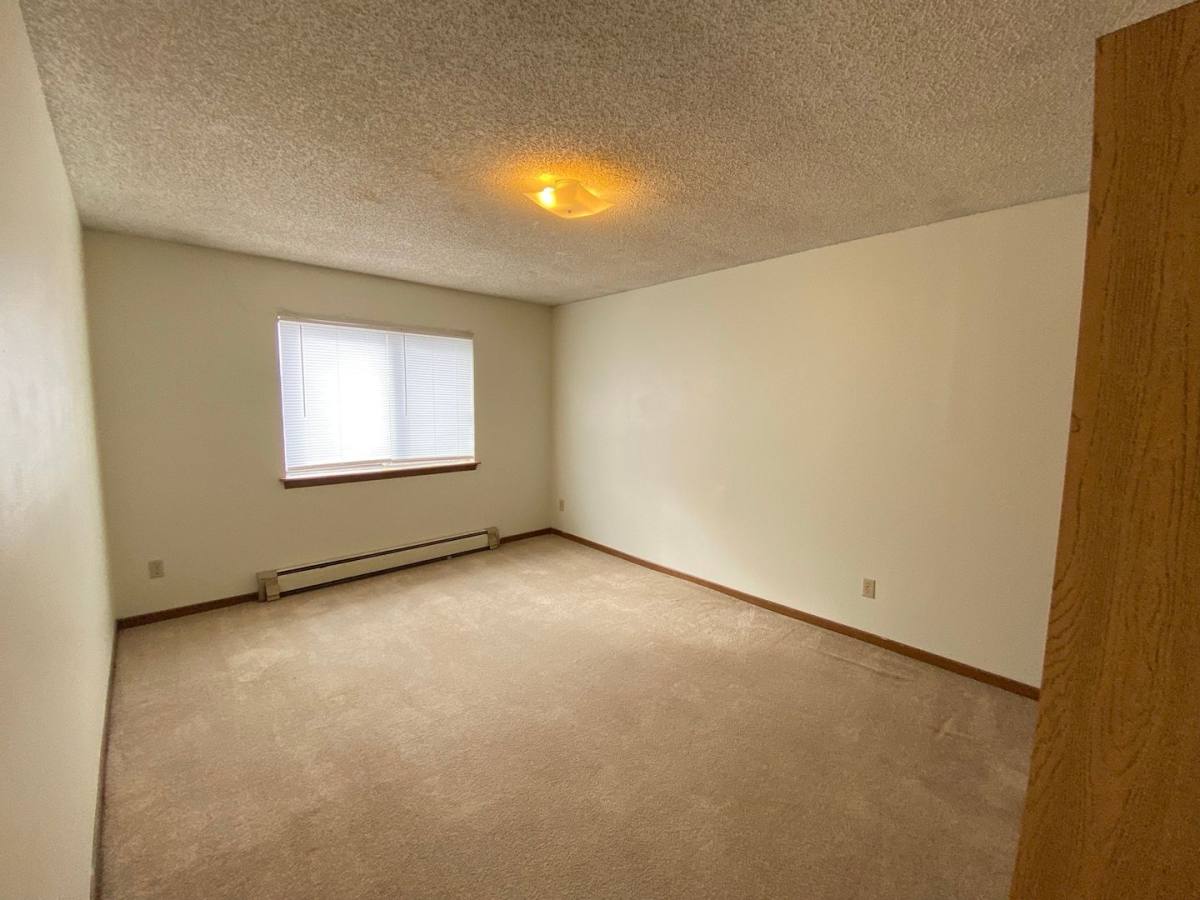 Apartment for rent at 624 S Gilbert St, Iowa City, IA 52240