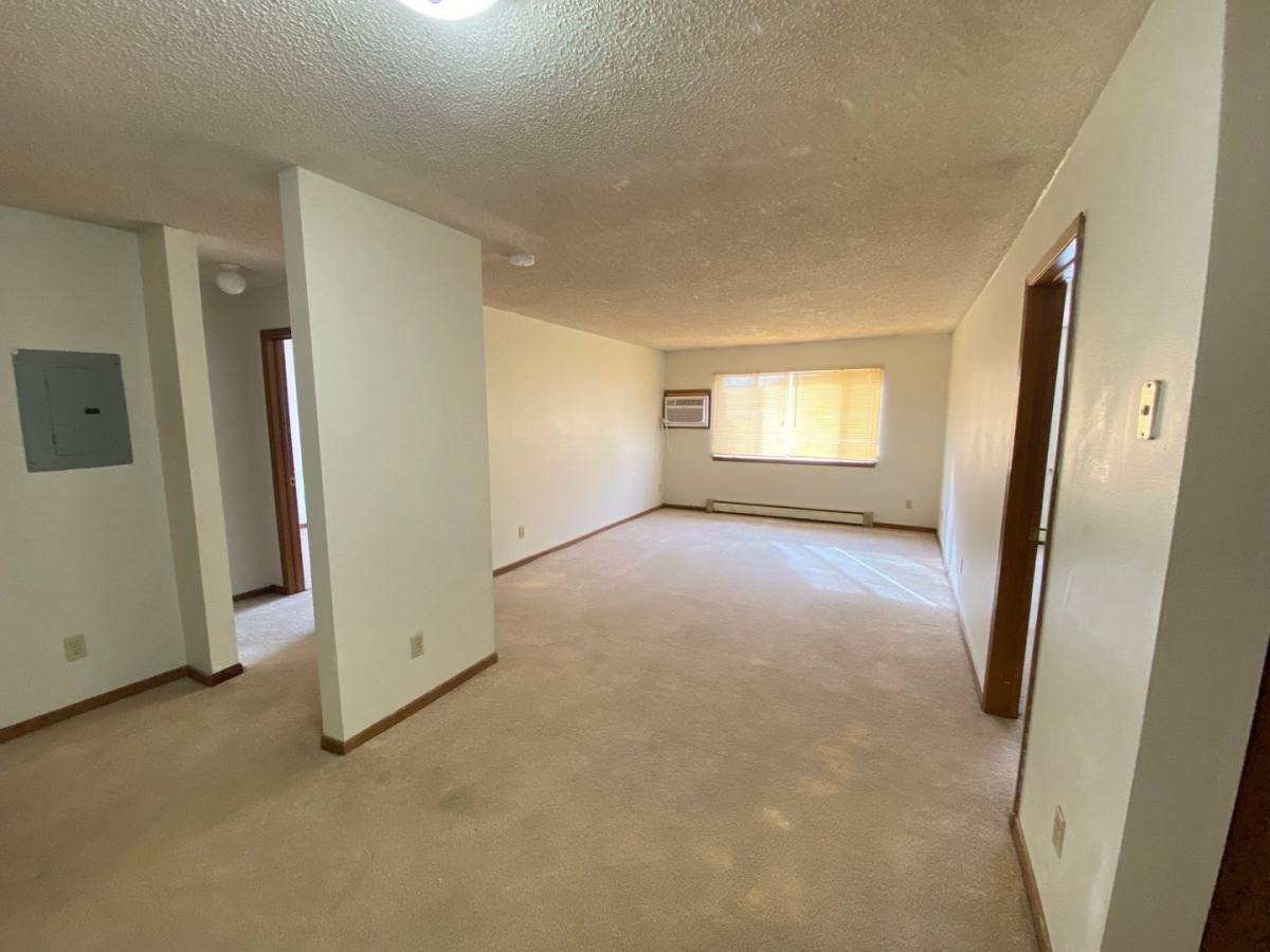 Apartment for rent at 624 S Gilbert St, Iowa City, IA 52240