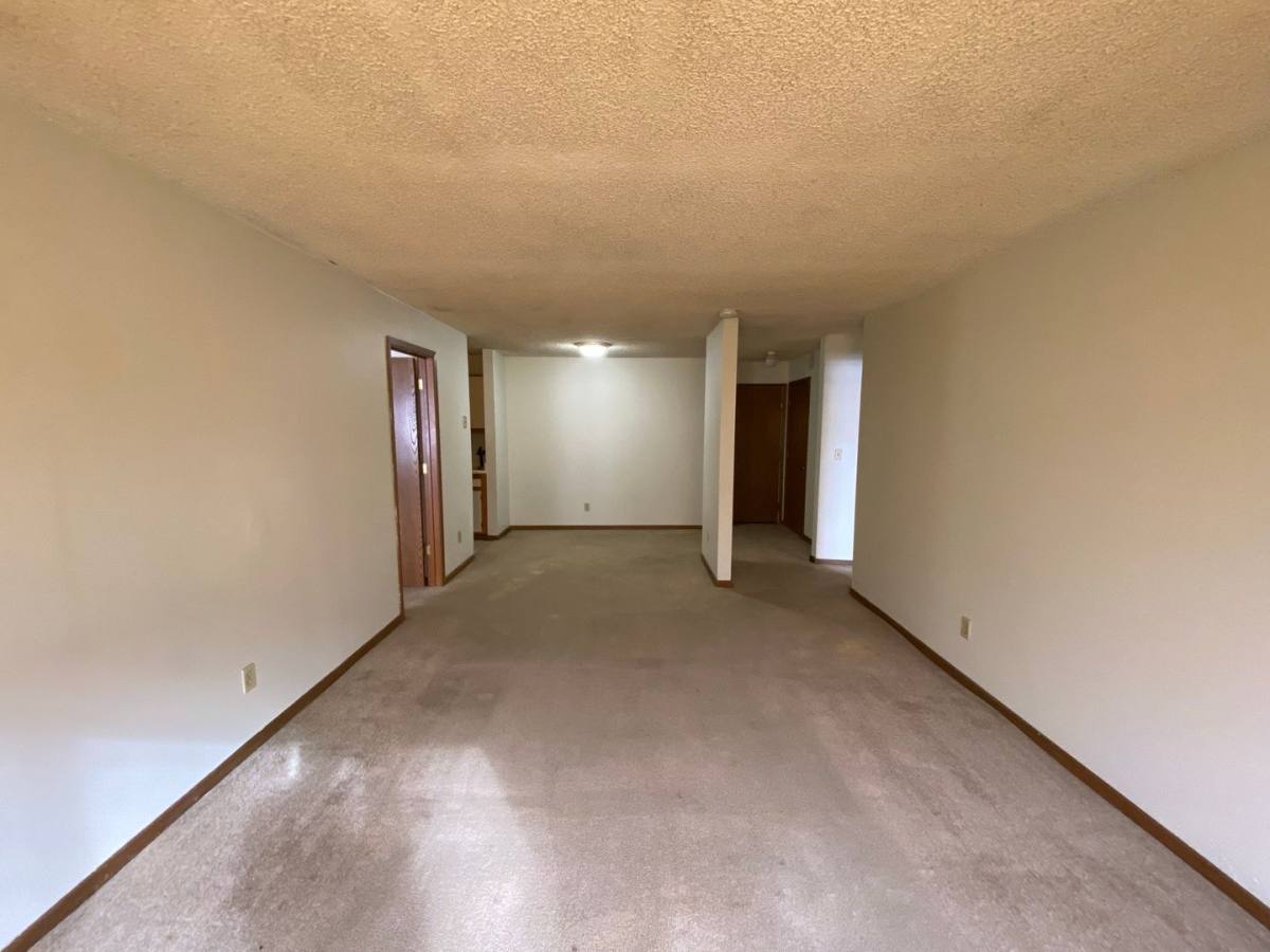 Apartment for rent at 624 S Gilbert St, Iowa City, IA 52240