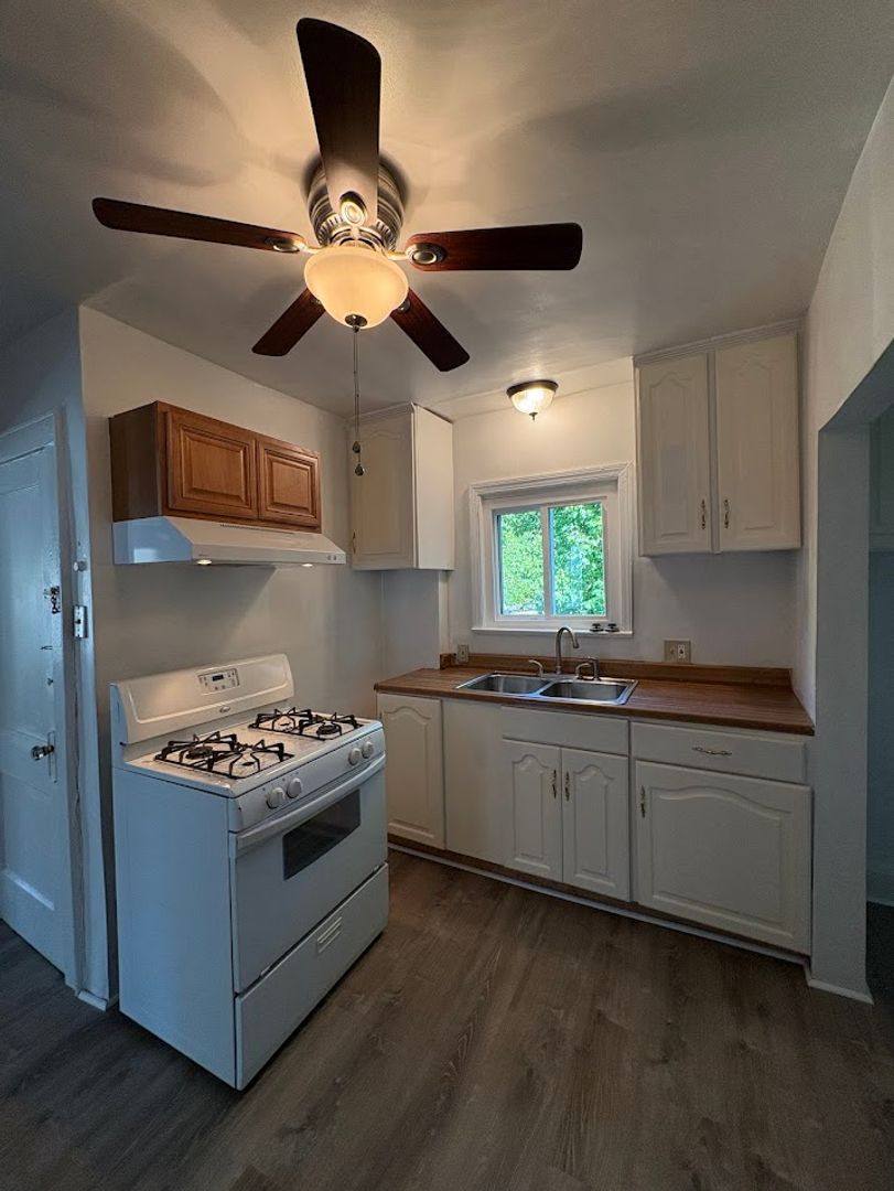 House for rent at 844 Lawton St, Akron, OH 44320