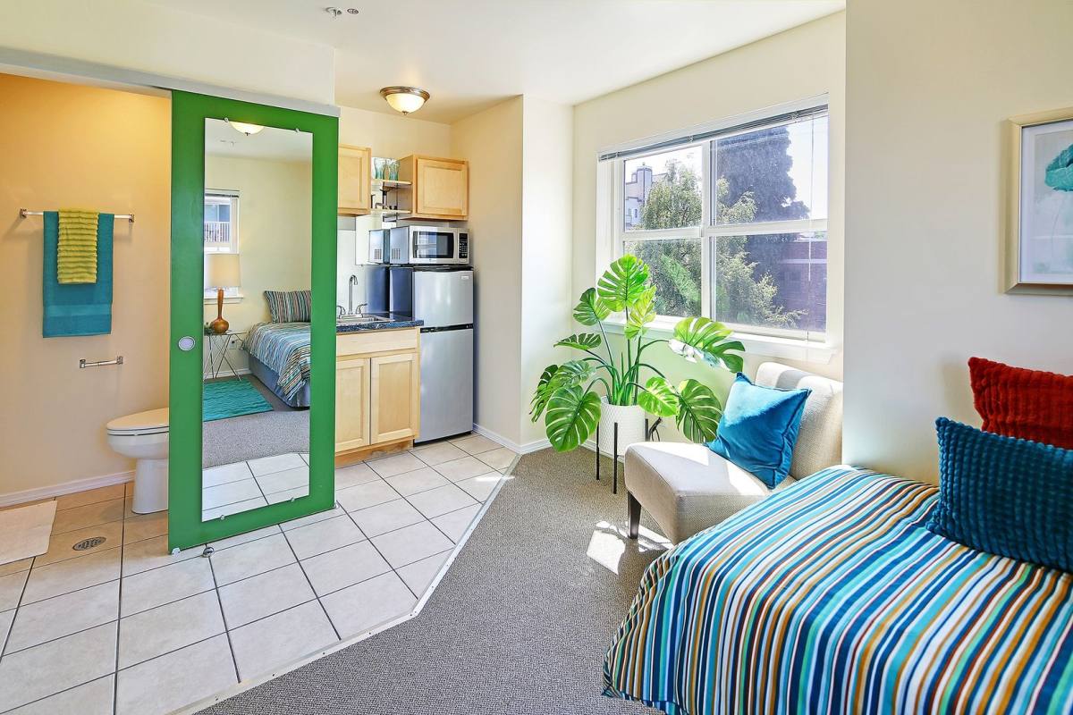 Apartment for rent at 5611 17th Ave NW, Seattle, WA 98107