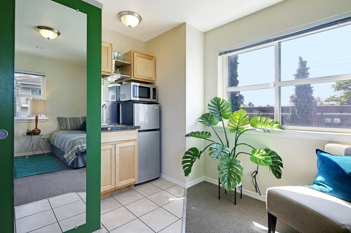 Apartment for rent at 5611 17th Ave NW, Seattle, WA 98107