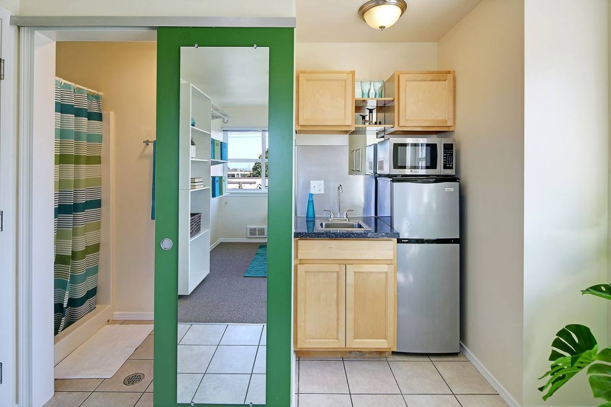 Apartment for rent at 5611 17th Ave NW, Seattle, WA 98107
