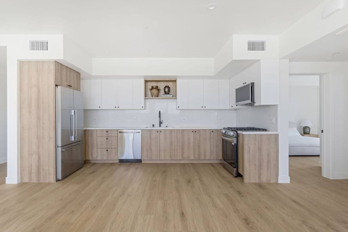 Apartment for rent at 3844 W 27th St, Los Angeles, CA 90018