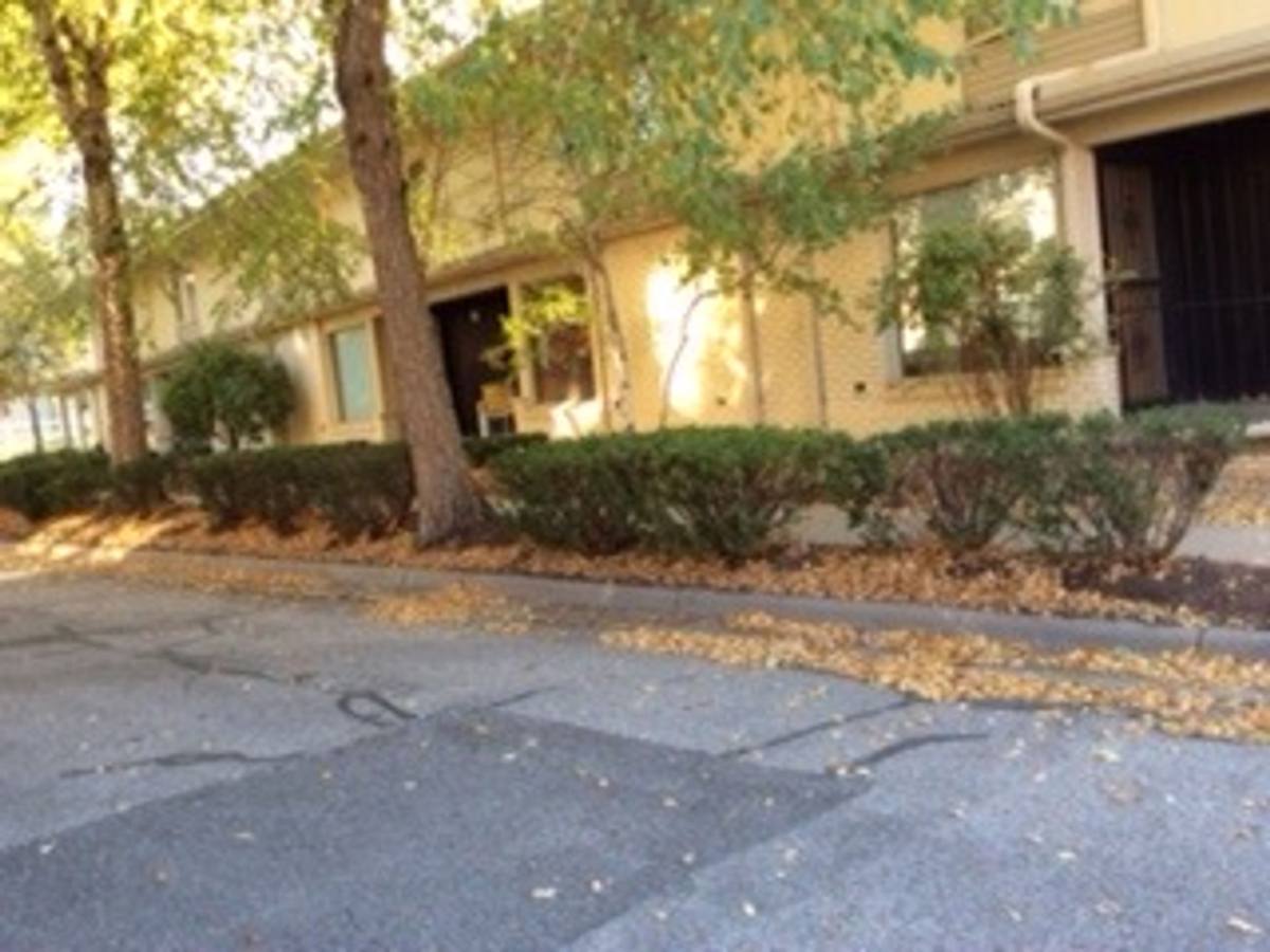 Townhouse for rent at 8515 Indian Hills Dr, Omaha, NE 68114