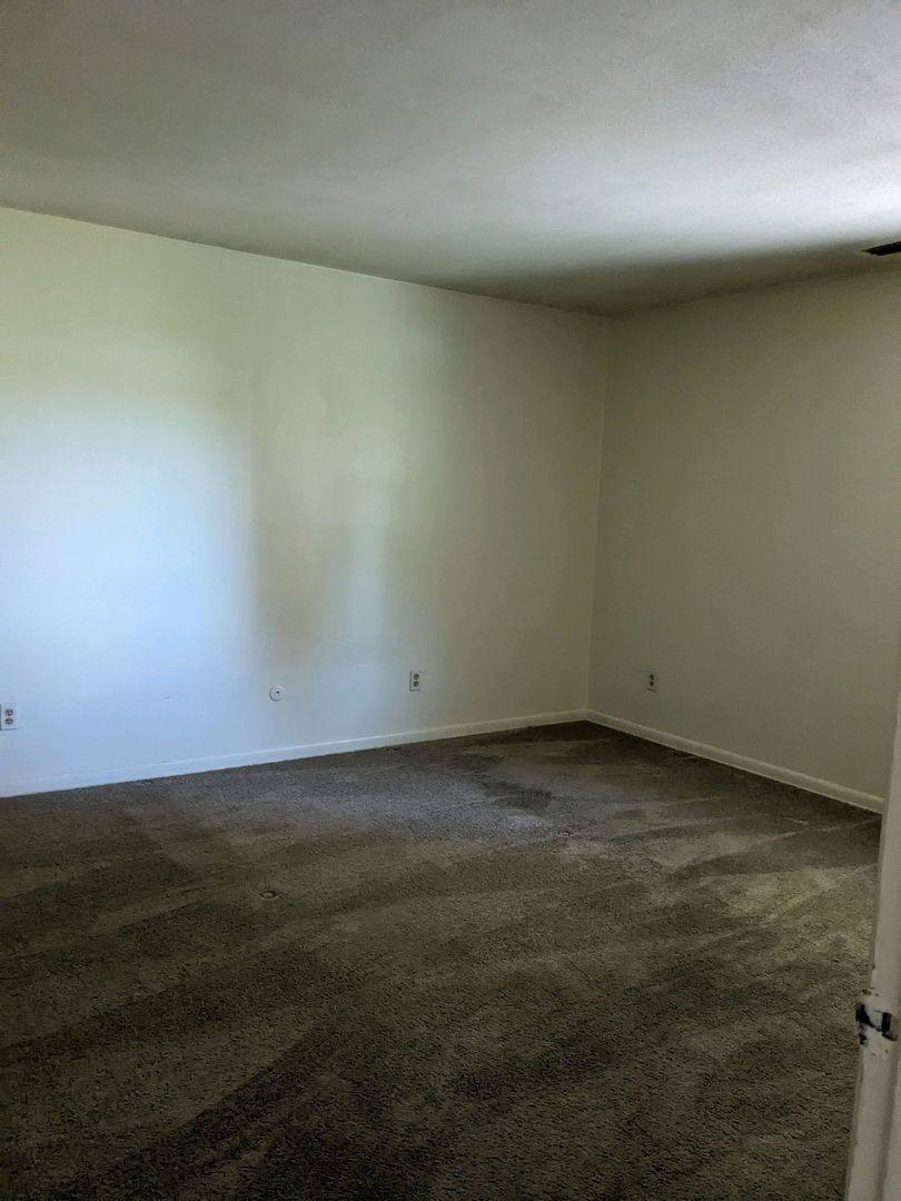 Apartment for rent at 679 E Main St, Batavia, NY 14020