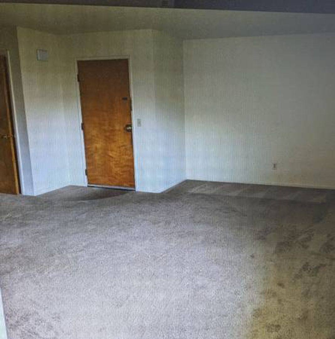 Apartment for rent at 679 E Main St, Batavia, NY 14020