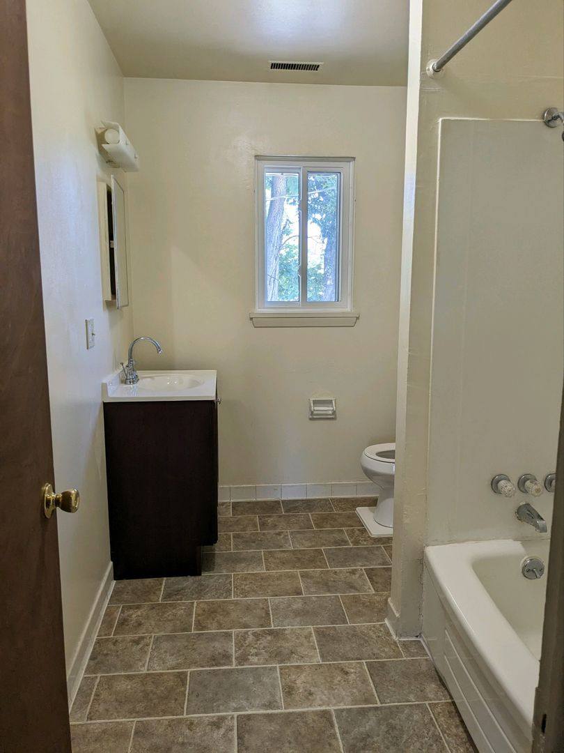 Apartment for rent at 679 E Main St, Batavia, NY 14020
