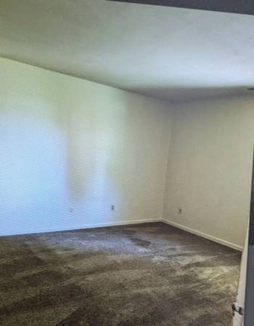 Apartment for rent at 679 E Main St, Batavia, NY 14020