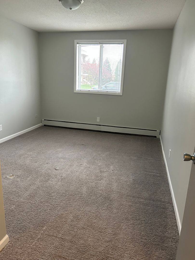 Apartment for rent at 800 County Rd, Saint Paul, MN 55112