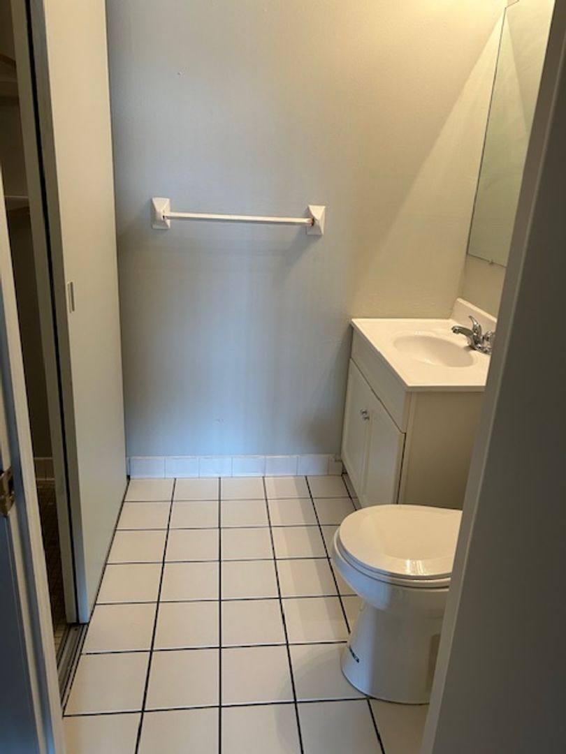 Apartment for rent at 800 County Rd, Saint Paul, MN 55112