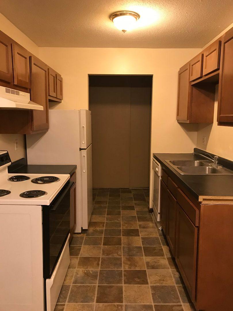 Apartment for rent at 800 County Rd, Saint Paul, MN 55112
