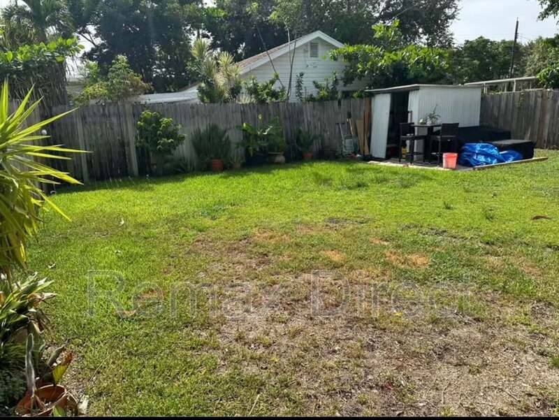 House for rent at 727 S M St #1, Lake Worth Beach, FL 33460