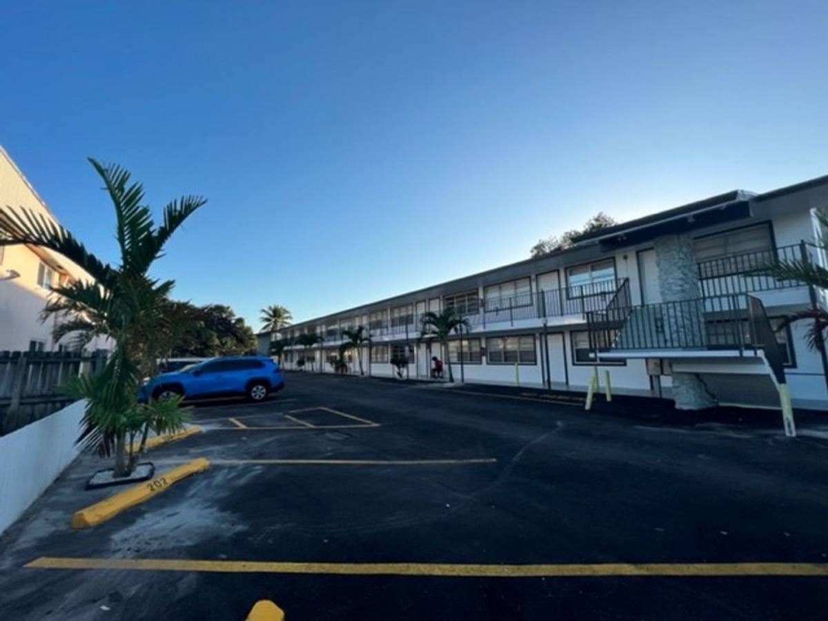 Apartment for rent at 2300, 2309 & 2319 Madison St, Hollywood, FL 33020