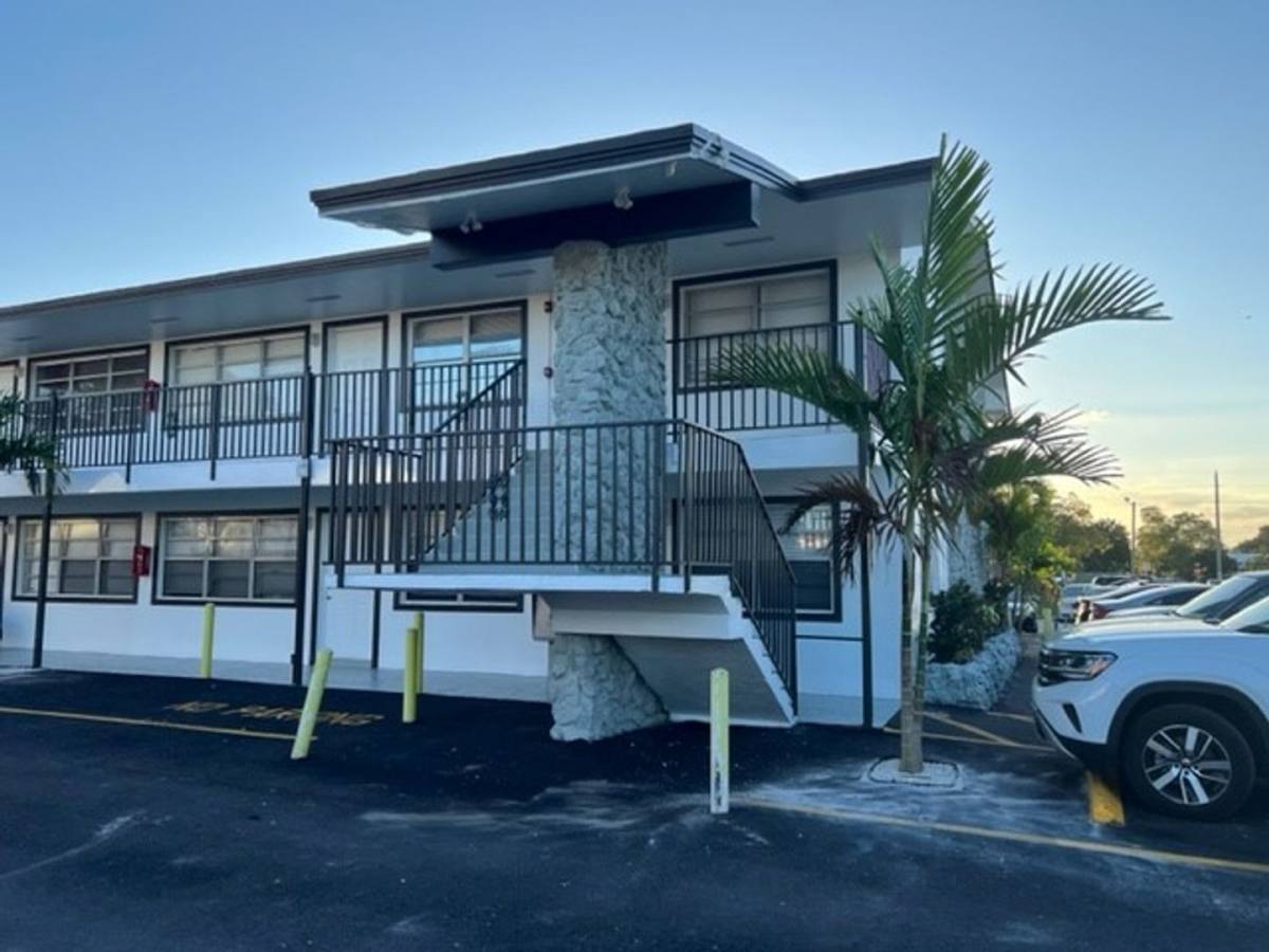Apartment for rent at 2300, 2309 & 2319 Madison St, Hollywood, FL 33020