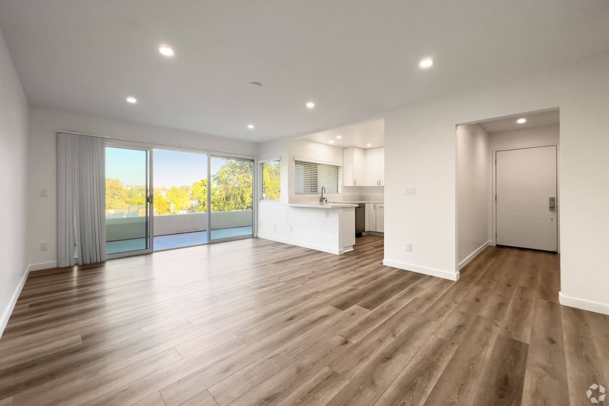 Apartment for rent at 4250 4th Ave, San Diego, CA 92103