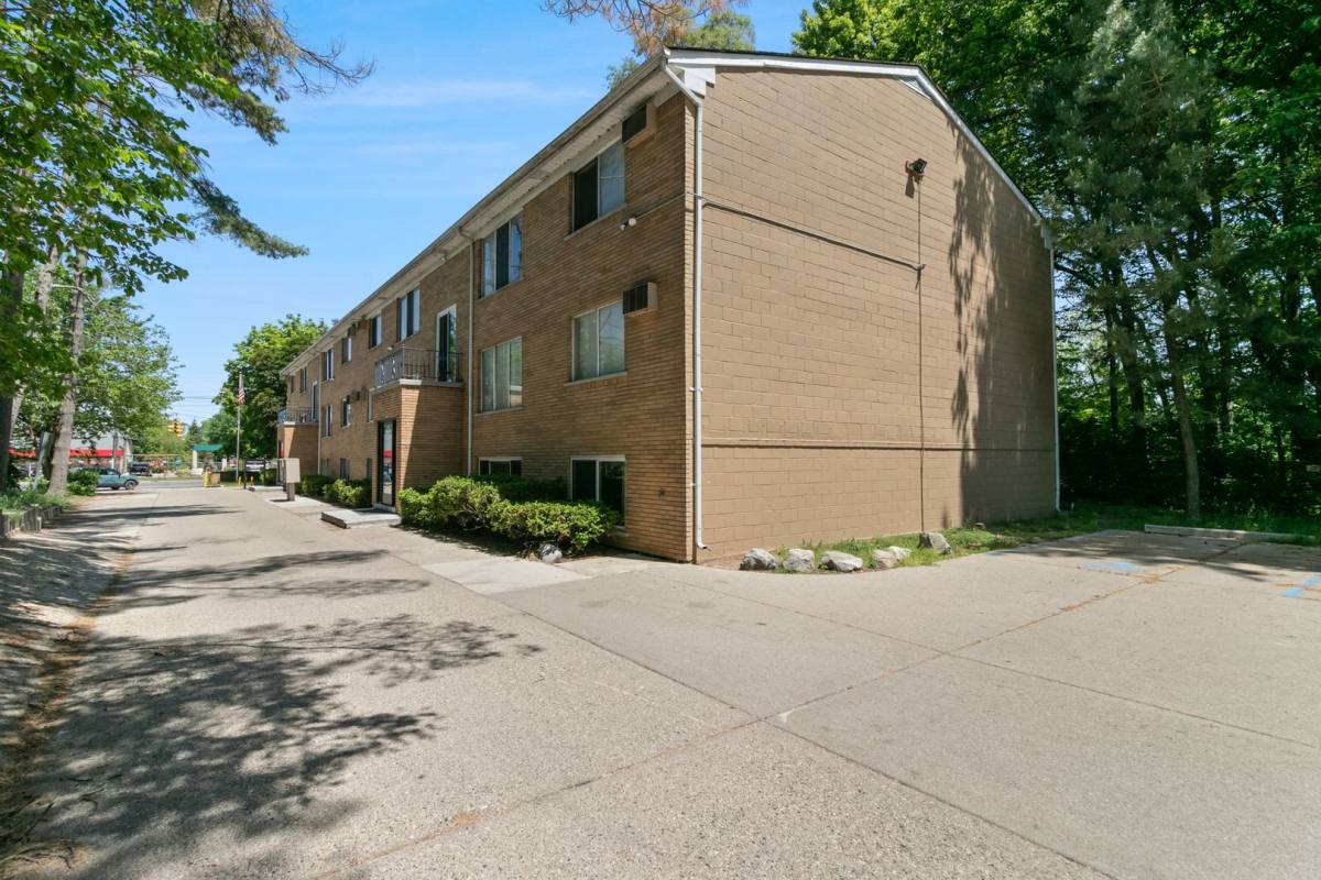 Apartment for rent at 50980 Jefferson, New Baltimore, MI 48047