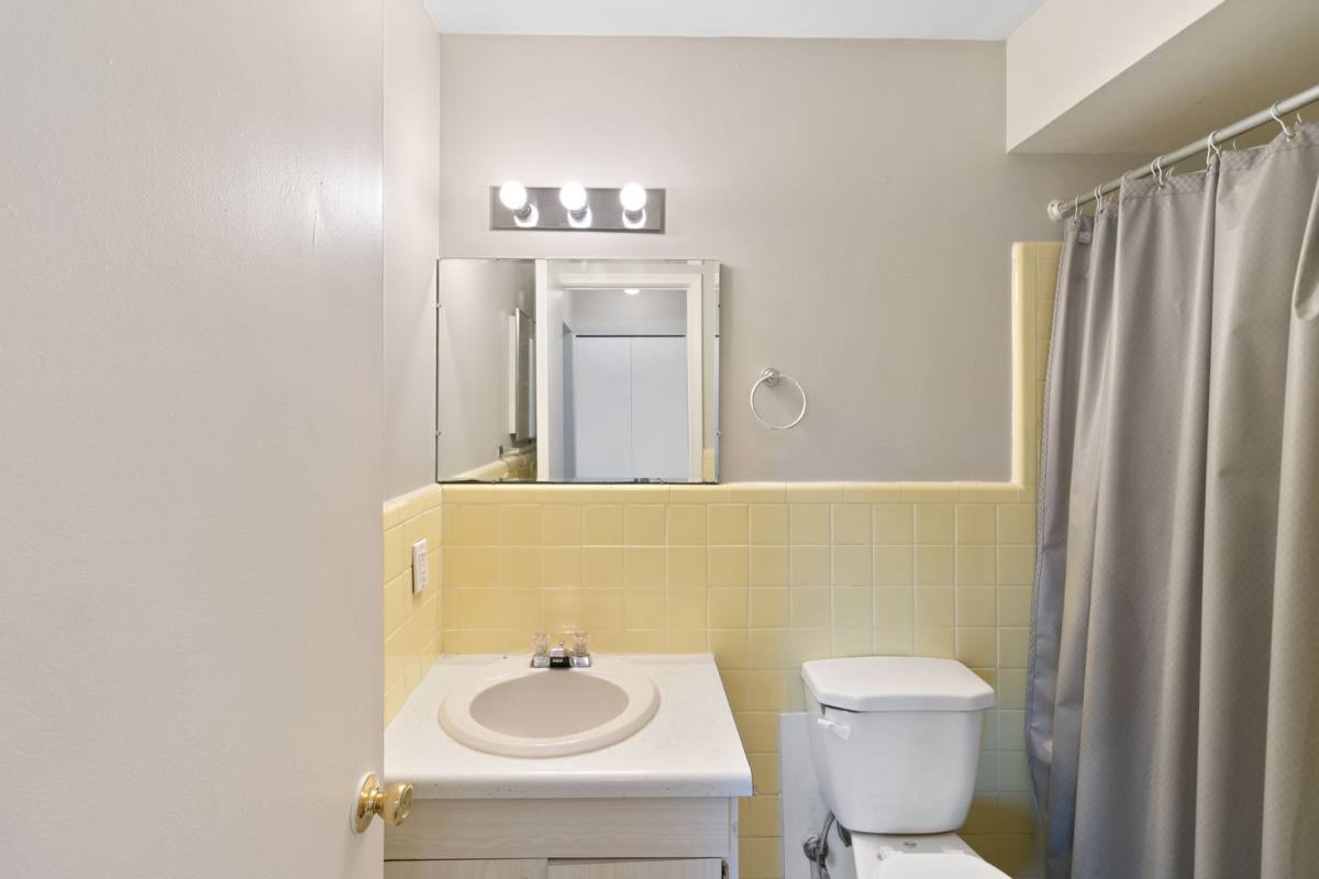 Apartment for rent at 50980 Jefferson, New Baltimore, MI 48047