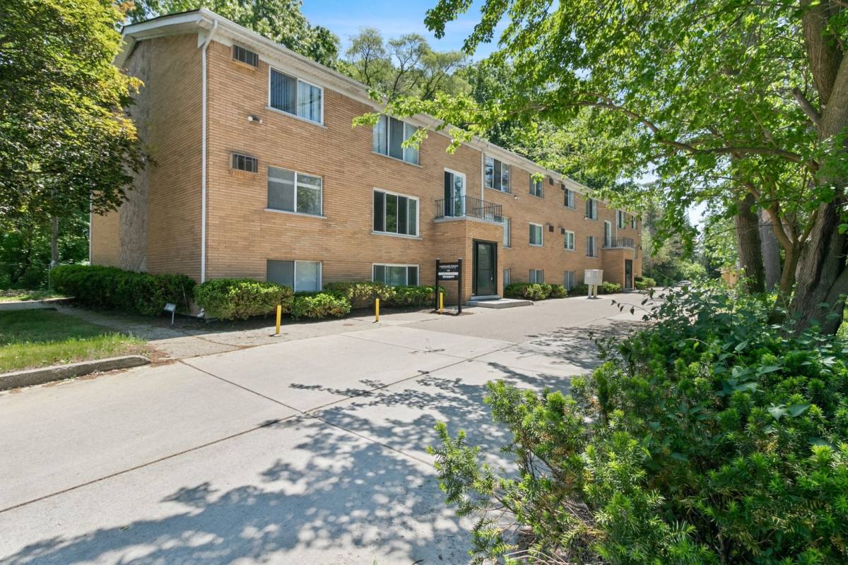 Apartment for rent at 50980 Jefferson, New Baltimore, MI 48047