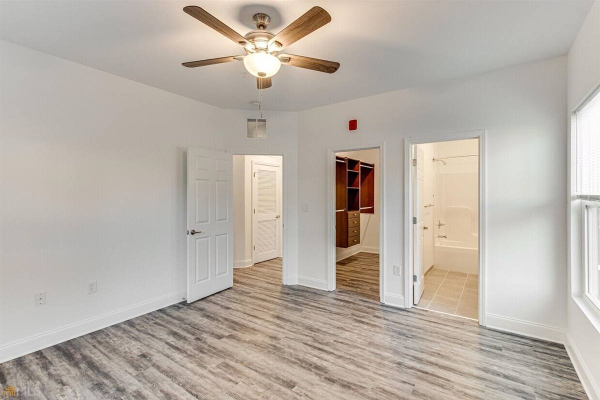 Apartment for rent at 915 Washington St, Gainesville, GA 30501