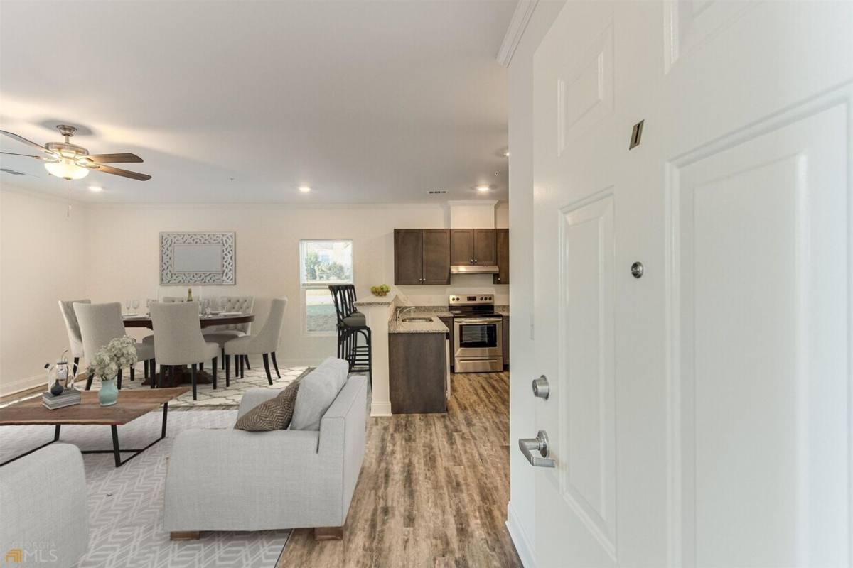 Apartment for rent at 915 Washington St, Gainesville, GA 30501