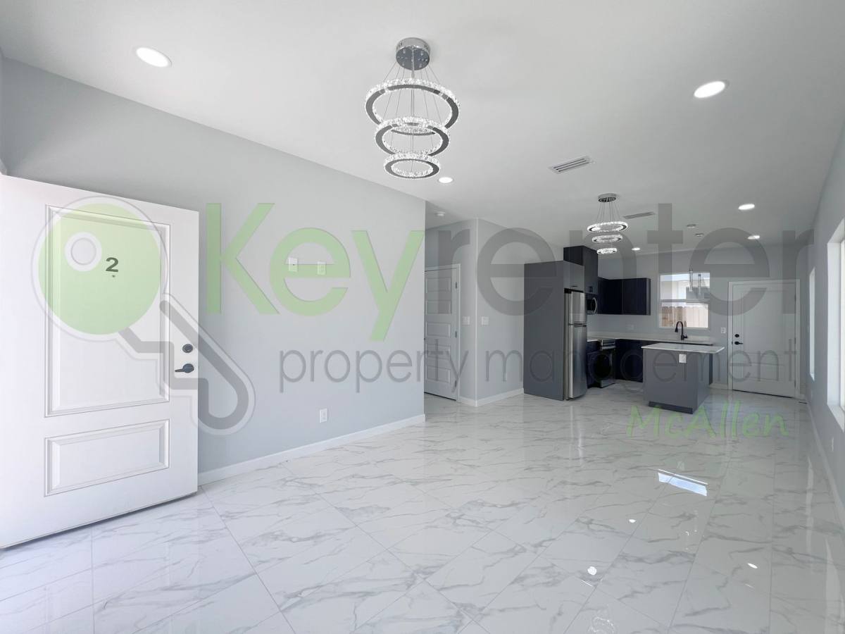 Apartment for rent at 913 N Woodson Ave, Edinburg, TX 78541