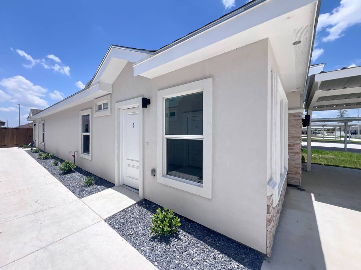 Apartment for rent at 913 N Woodson Ave, Edinburg, TX 78541