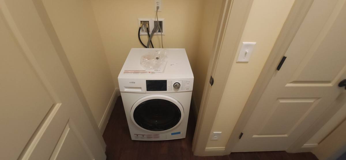 Apartment for rent at 1416 E State St, Rockford, IL 61104