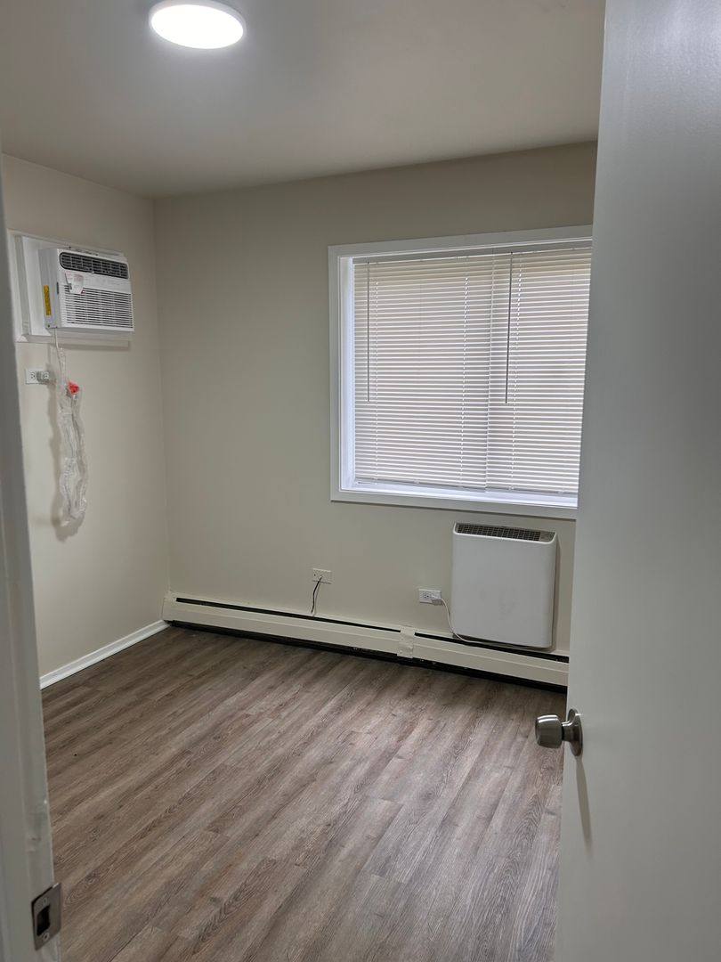 Apartment for rent at 3045 3061 & 3069 Bernice Rd, Lansing, IL 60438