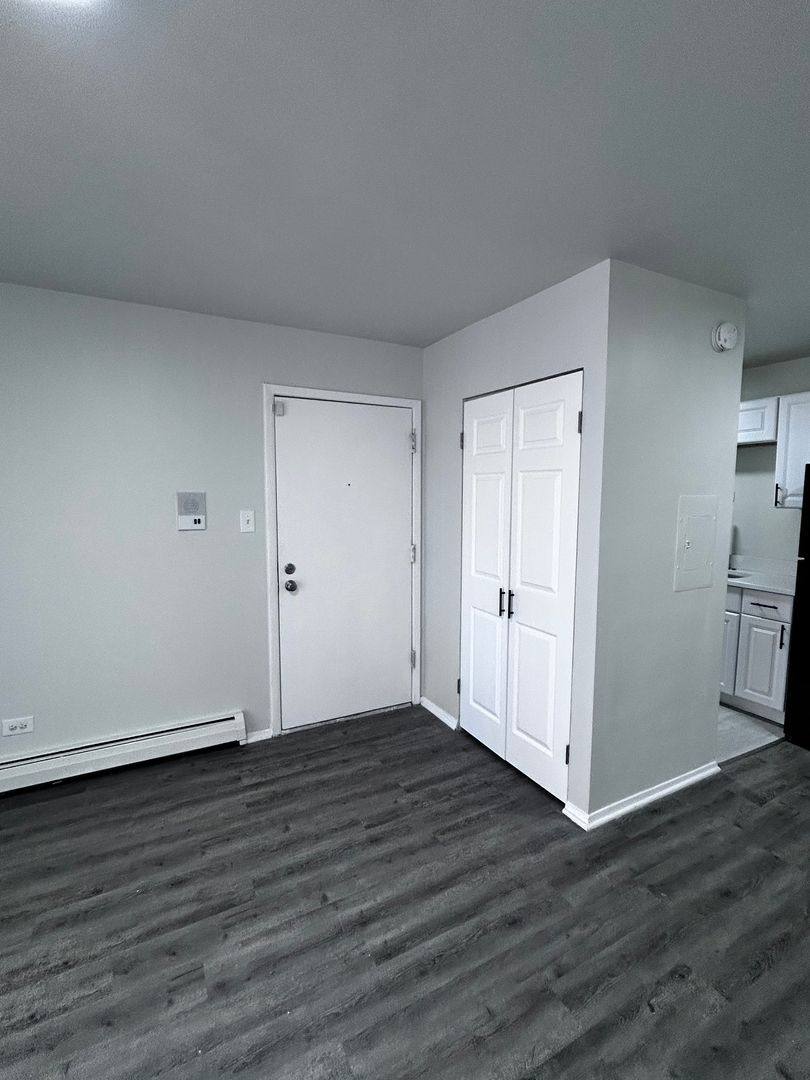Apartment for rent at 3045 3061 & 3069 Bernice Rd, Lansing, IL 60438
