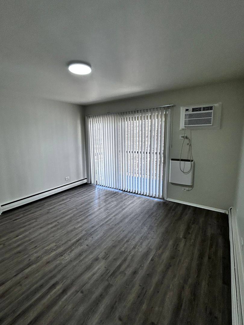 Apartment for rent at 3045 3061 & 3069 Bernice Rd, Lansing, IL 60438