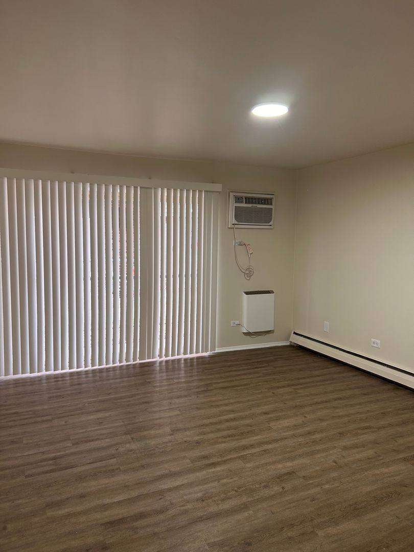 Apartment for rent at 3045 3061 & 3069 Bernice Rd, Lansing, IL 60438