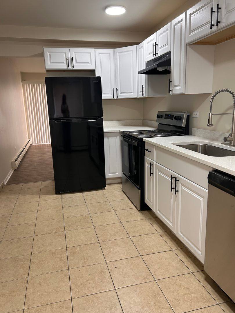 Apartment for rent at 3045 3061 & 3069 Bernice Rd, Lansing, IL 60438