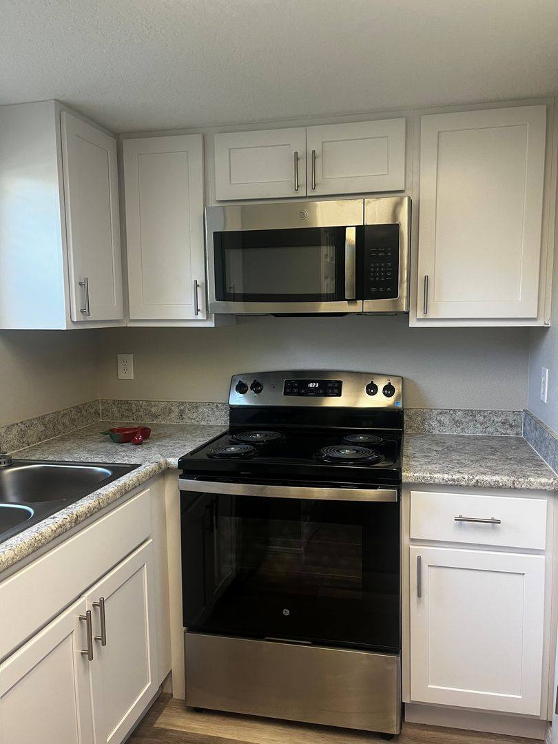 Apartment for rent at 1175 W Minnesota Ave, Deland, FL 32720