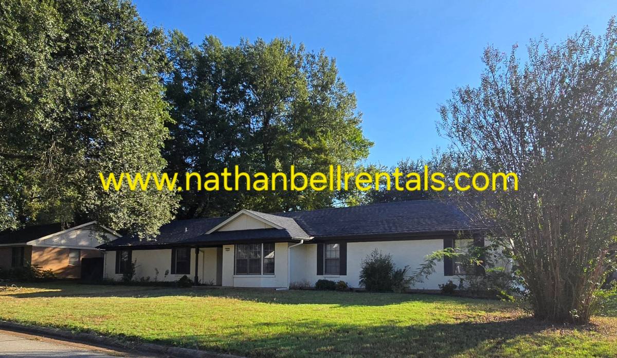 House for rent at 695 32nd St SE, Paris, TX 75460