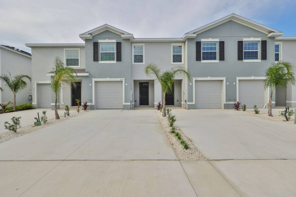 Townhouse for rent at 233 Mangrove Shade Circle, Apollo Beach, FL 33572
