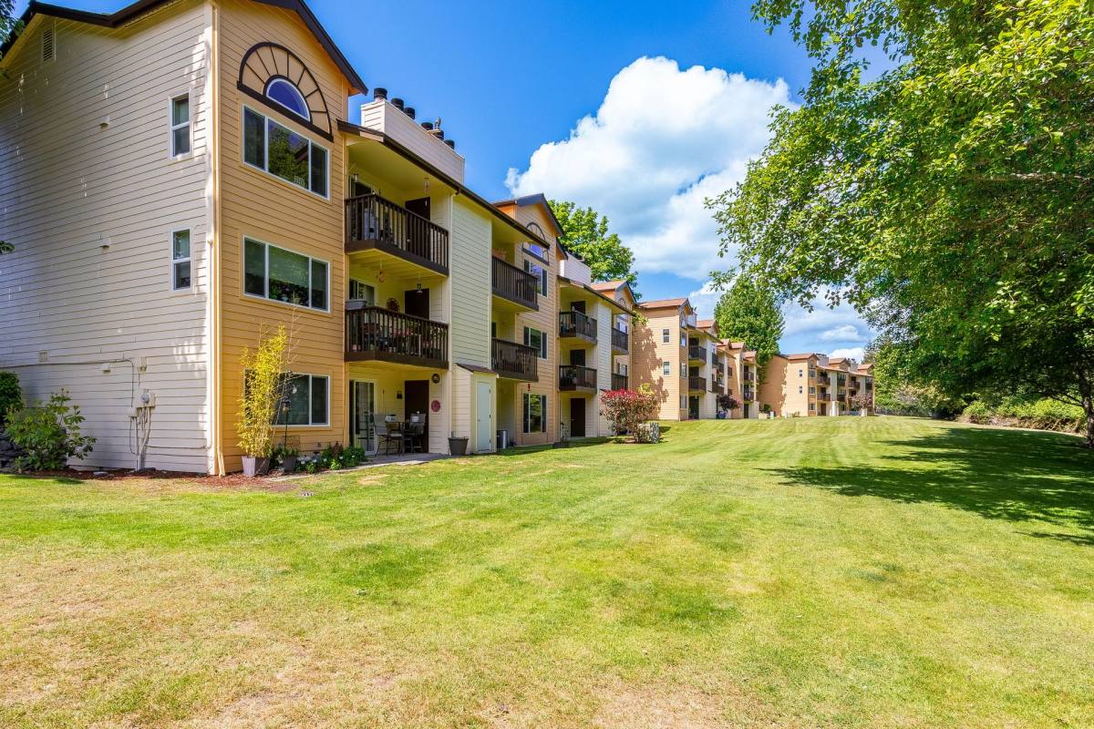 Apartment for rent at 2802 N Narrows Dr, Tacoma, WA 98407