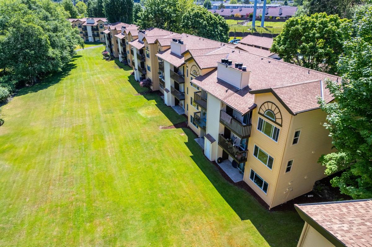 Apartment for rent at 2802 N Narrows Dr, Tacoma, WA 98407