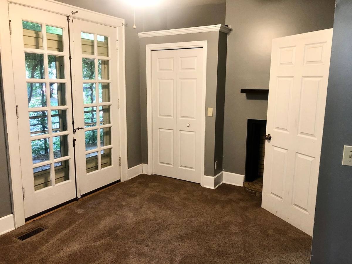 Apartment for rent at 2034 Iuka Ave, Columbus, OH 43201