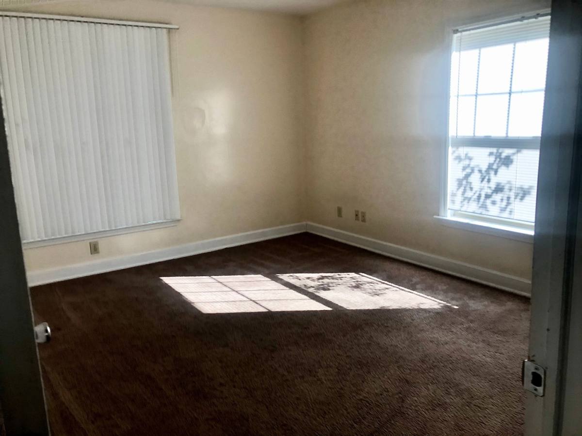 Apartment for rent at 2034 Iuka Ave, Columbus, OH 43201