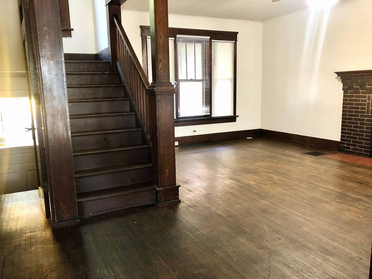 House for rent at 2015 Summit St, Columbus, OH 43201