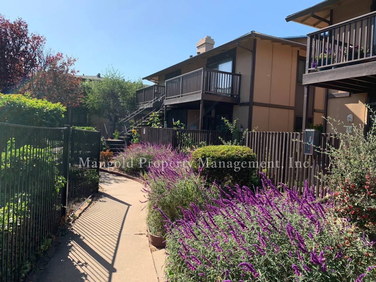 Apartment for rent at 444 Dela Vina, Monterey, CA 93940