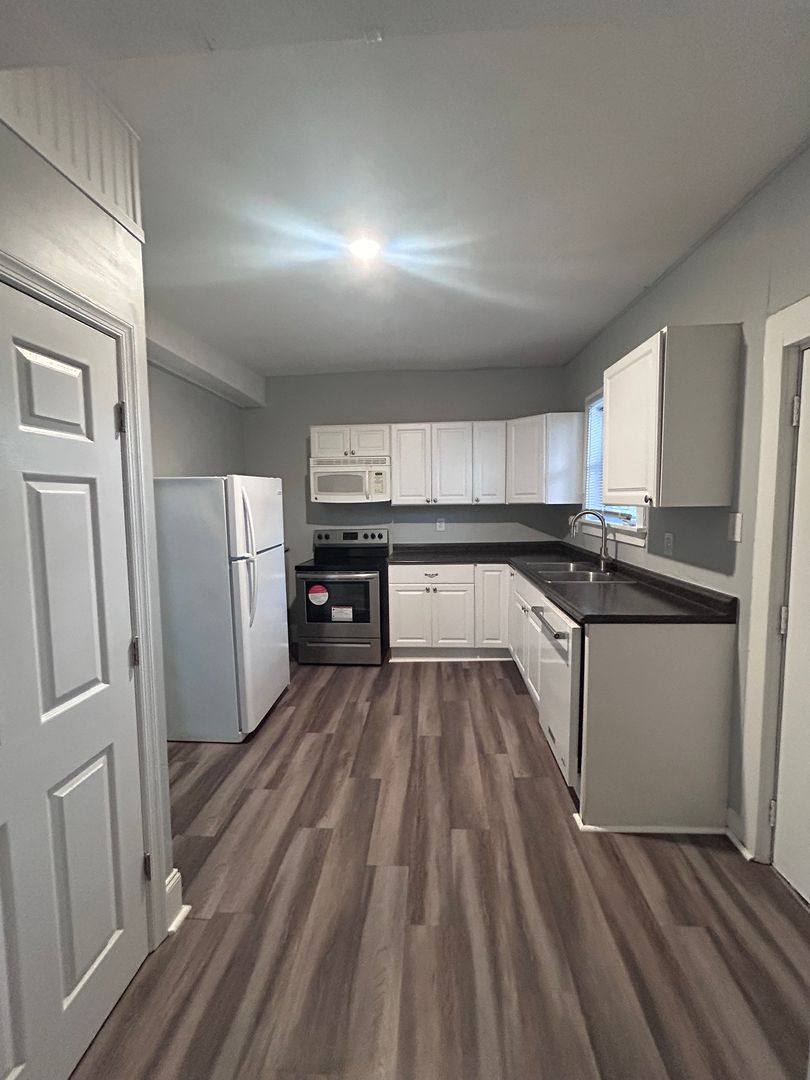 Apartment for rent at 2915 Hull St, Richmond, VA 23224