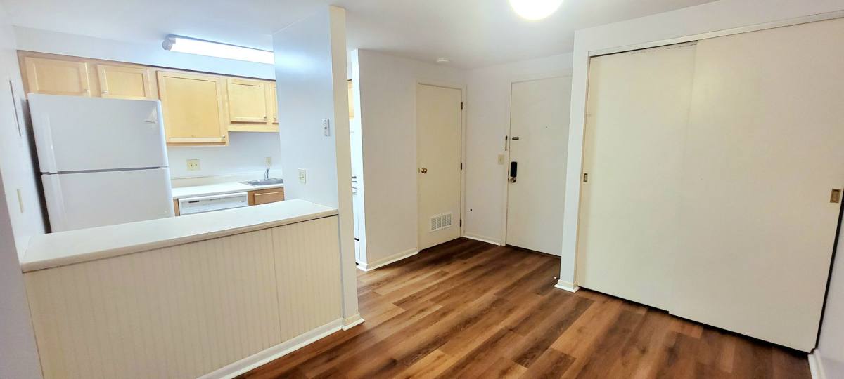 Apartment for rent at 2024 Summit St, Columbus, OH 43201
